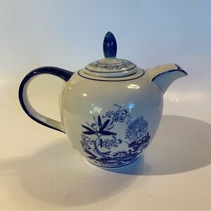 Vintage Teapot & Lid Blue Onion Unmarked Floral